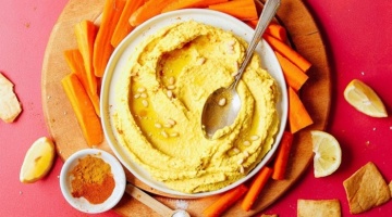 Hummus z imbirem i kurkumą